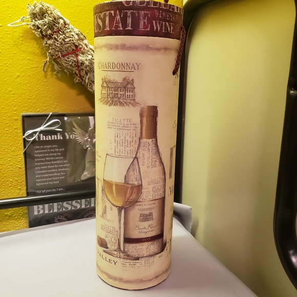 Vtg 2004 Chardonnay Tube/Cylinder/Wine Gift Box - Picture 2 of 14